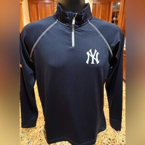 NWT NY Yankees Quarter-Zip Pullover. Sharp Yankee blue‎ with logos front/back. M